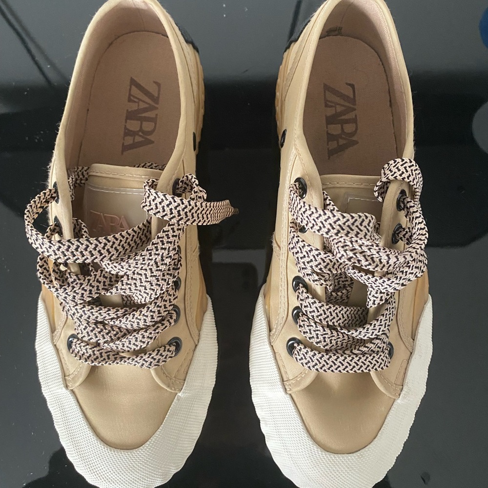 Zara - Tan, cream and black sneakers